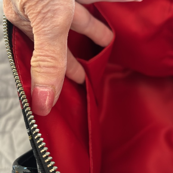 Vintage poppy coach. Red plaid material and black sparkling straps. - Picture 6 of 9